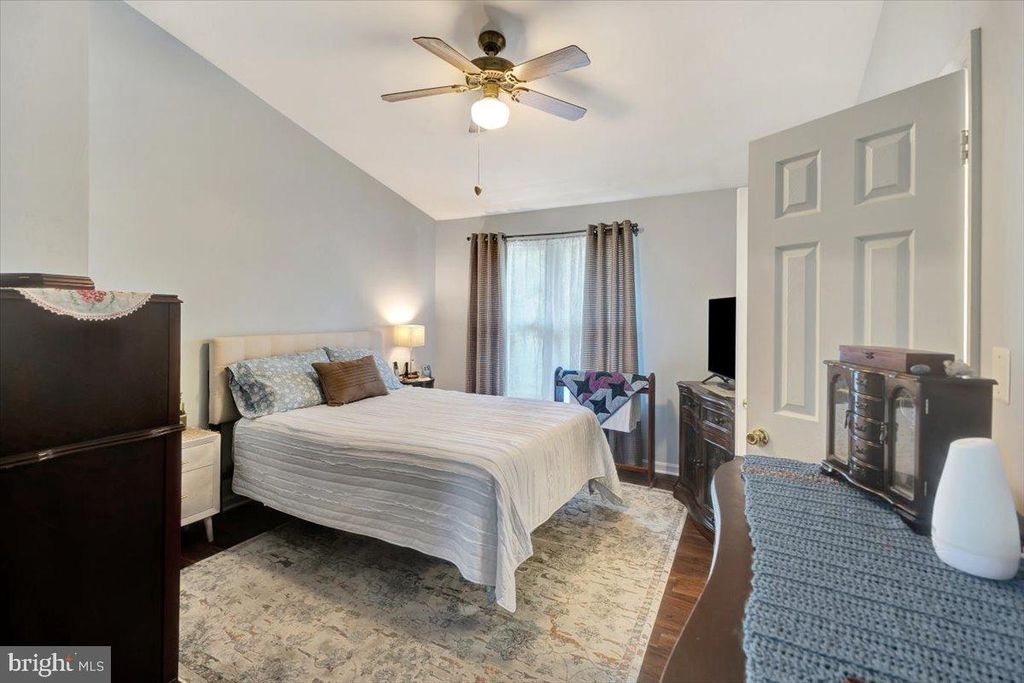 2442 QUILTING BEE RD, Baltimore, MD 21228