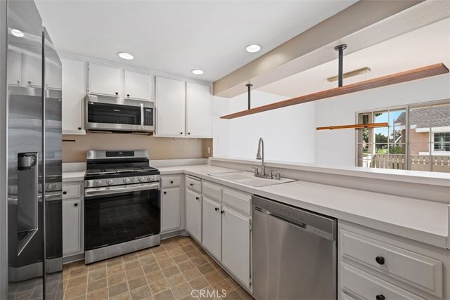 111 Greenfield, Irvine, CA 92614