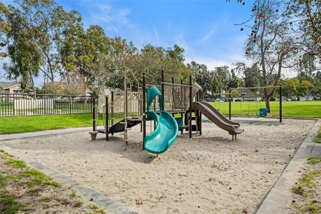 111 Greenfield, Irvine, CA 92614