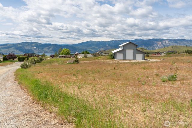645 Chelan Trails Road, Chelan, WA 98816