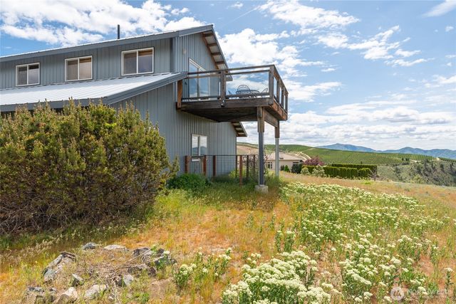 645 Chelan Trails Road, Chelan, WA 98816