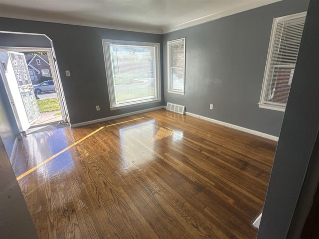 18915 Hamburg Street, Detroit, MI 48205