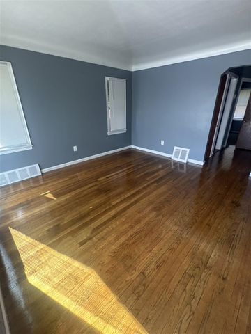 18915 Hamburg Street, Detroit, MI 48205