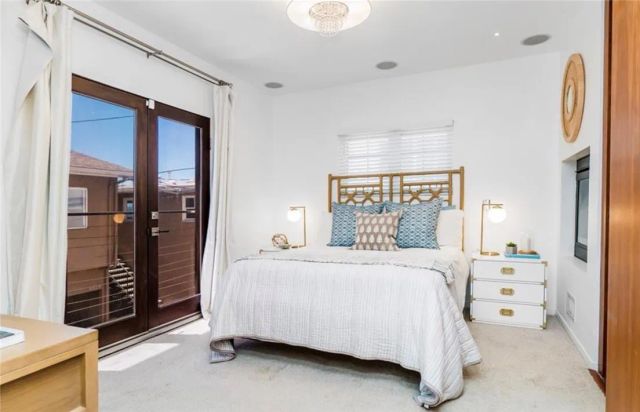 3316 Crest Drive, Manhattan Beach, CA 90266