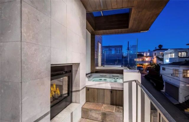 3316 Crest Drive, Manhattan Beach, CA 90266