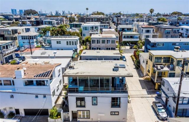 3316 Crest Drive, Manhattan Beach, CA 90266