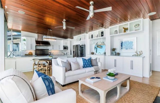 3316 Crest Drive, Manhattan Beach, CA 90266