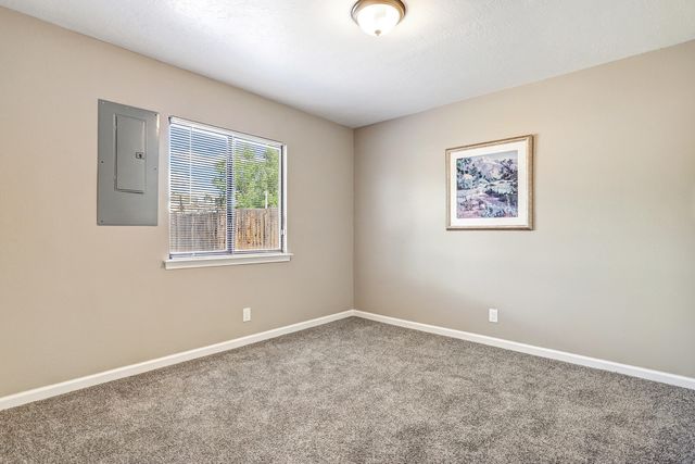 212 Jane Street NE, Albuquerque, NM 87123