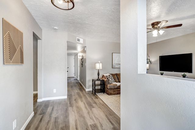 212 Jane Street NE, Albuquerque, NM 87123