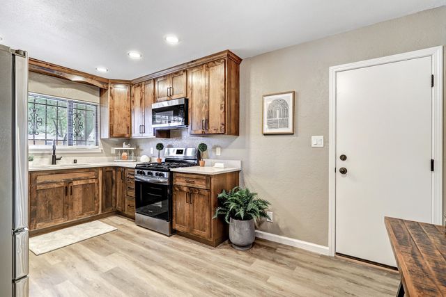 212 Jane Street NE, Albuquerque, NM 87123