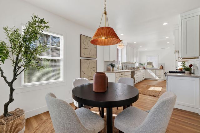 929 Swanston Dr, Sacramento, CA 95818