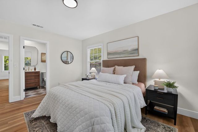 929 Swanston Dr, Sacramento, CA 95818