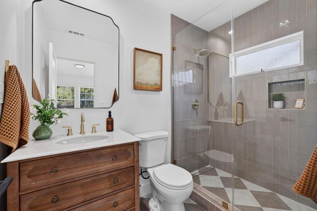 929 Swanston Dr, Sacramento, CA 95818