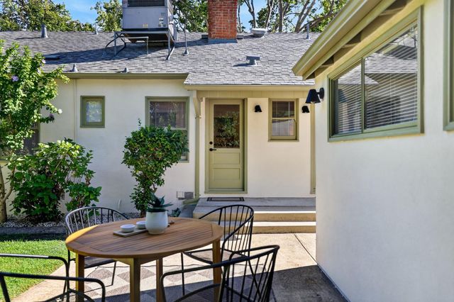 929 Swanston Dr, Sacramento, CA 95818