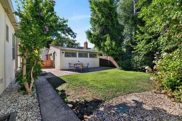 929 Swanston Dr, Sacramento, CA 95818