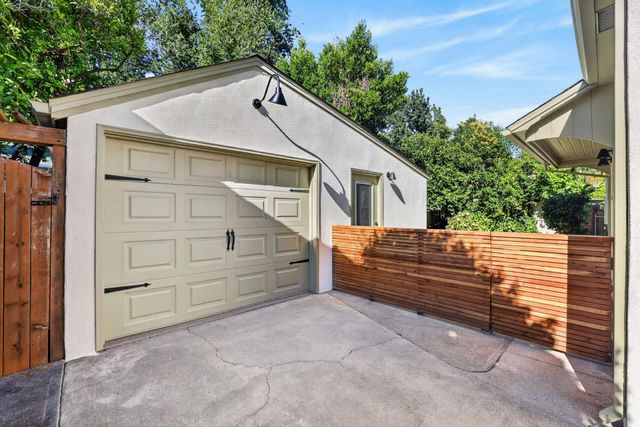 929 Swanston Dr, Sacramento, CA 95818