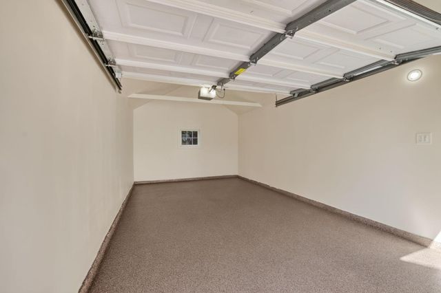 929 Swanston Dr, Sacramento, CA 95818