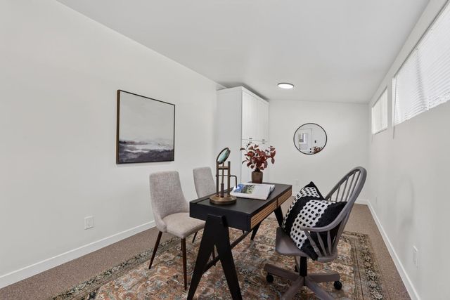 929 Swanston Dr, Sacramento, CA 95818