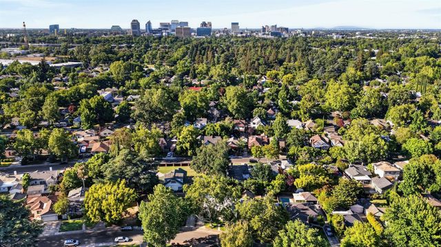 929 Swanston Dr, Sacramento, CA 95818