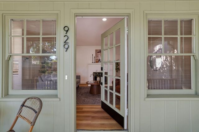 929 Swanston Dr, Sacramento, CA 95818