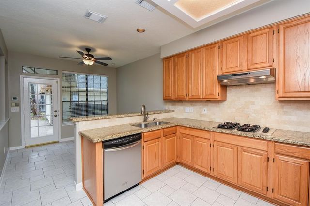 27 W Rumplecreek Place, Spring, TX 77381