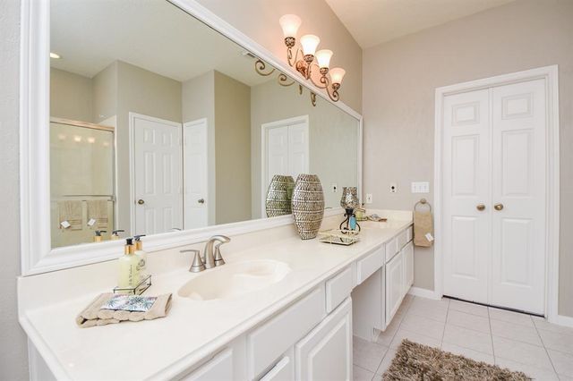 27 W Rumplecreek Place, Spring, TX 77381