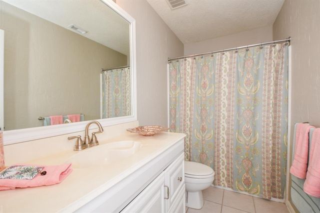 27 W Rumplecreek Place, Spring, TX 77381
