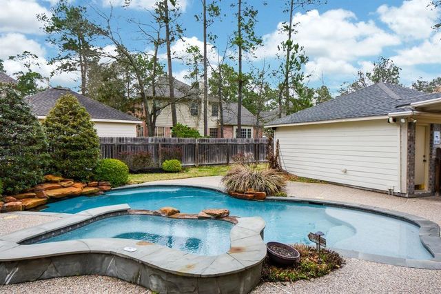 27 W Rumplecreek Place, Spring, TX 77381