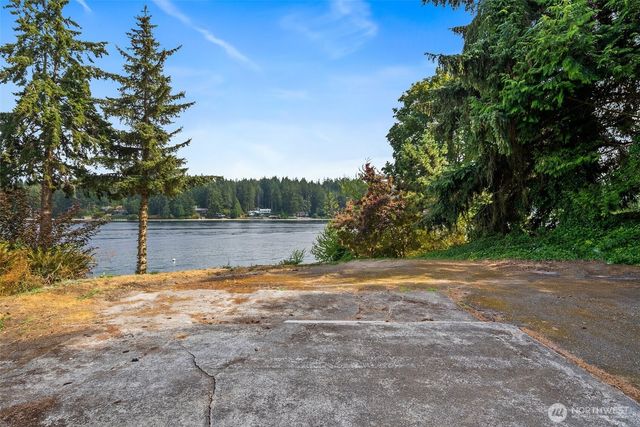 17274 Angeline Avenue South NE, Suquamish, WA 98392