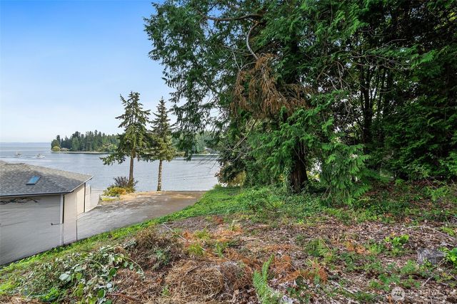 17274 Angeline Avenue South NE, Suquamish, WA 98392