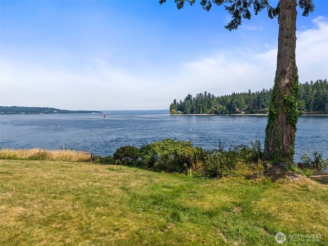 17274 Angeline Avenue South NE, Suquamish, WA 98392