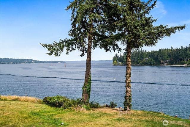 17274 Angeline Avenue South NE, Suquamish, WA 98392