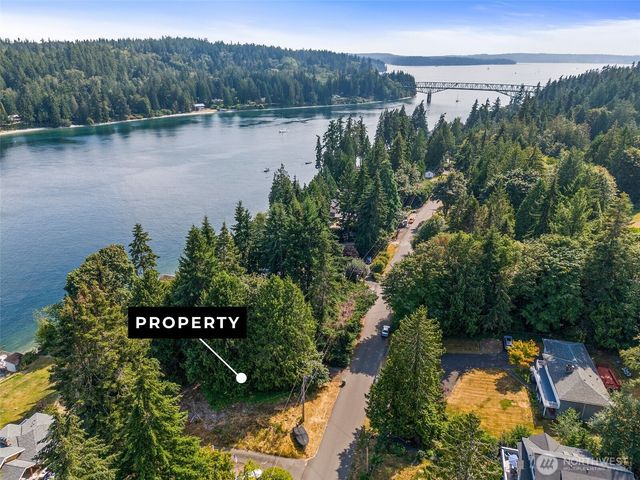 17274 Angeline Avenue South NE, Suquamish, WA 98392