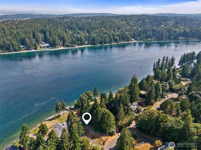 17274 Angeline Avenue South NE, Suquamish, WA 98392