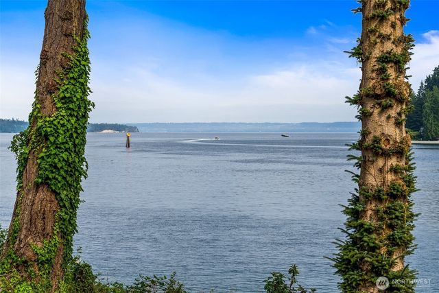 17274 Angeline Avenue South NE, Suquamish, WA 98392