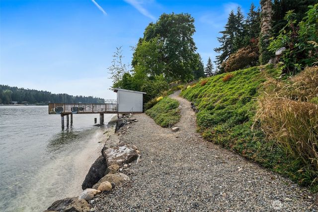 17274 Angeline Avenue South NE, Suquamish, WA 98392