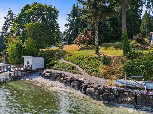 17274 Angeline Avenue South NE, Suquamish, WA 98392