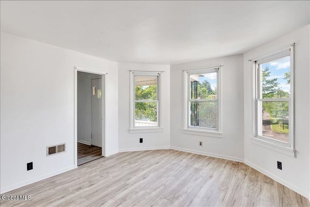 1831 Eastern Parkway, Schenectady, NY 12309