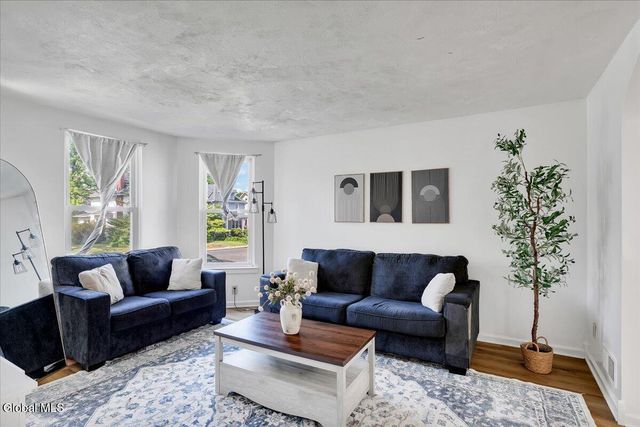 1831 Eastern Parkway, Schenectady, NY 12309