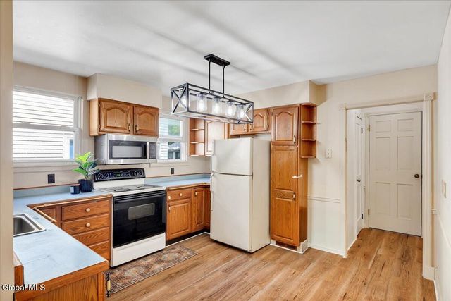 1831 Eastern Parkway, Schenectady, NY 12309