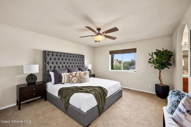 2547 W Blackberry LOOP, Hayden, ID 83835