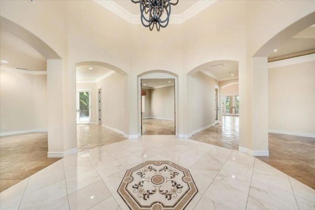 14106 Summit Crest, Escondido, CA 92025