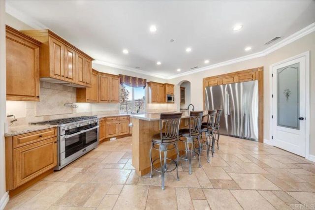 14106 Summit Crest, Escondido, CA 92025