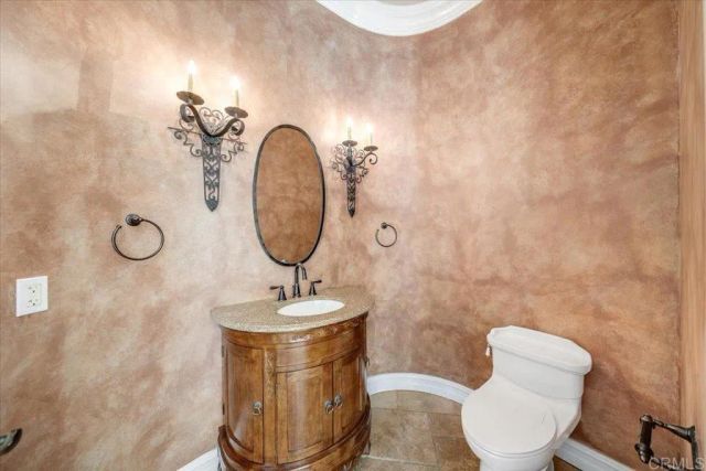 14106 Summit Crest, Escondido, CA 92025