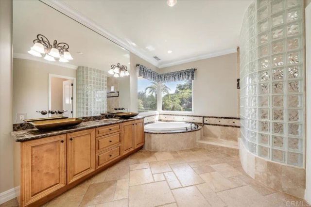 14106 Summit Crest, Escondido, CA 92025