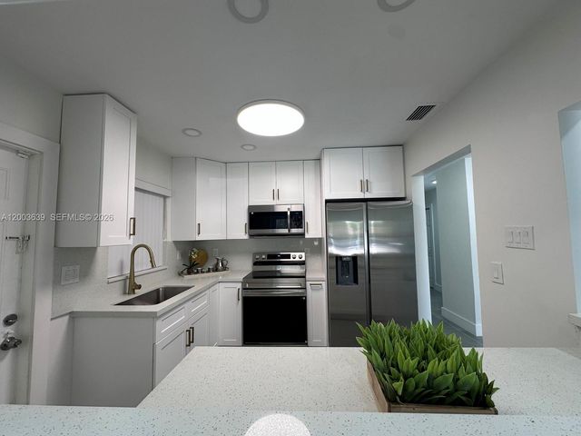 1628 NW 8th Ave, Fort Lauderdale, FL 33311