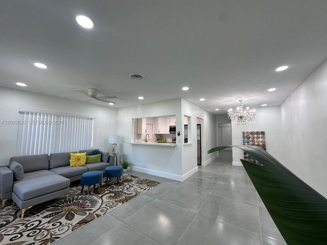 1628 NW 8th Ave, Fort Lauderdale, FL 33311