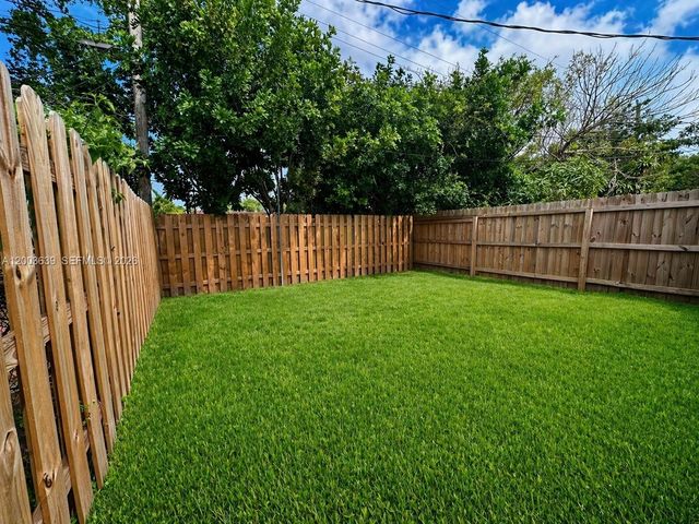 1628 NW 8th Ave, Fort Lauderdale, FL 33311