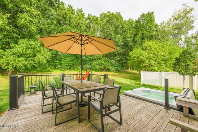 19 Presidential Drive, Kinderhook, NY 12106