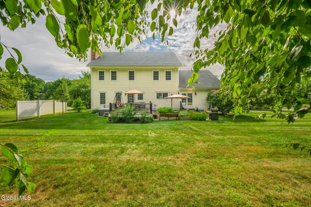 19 Presidential Drive, Kinderhook, NY 12106